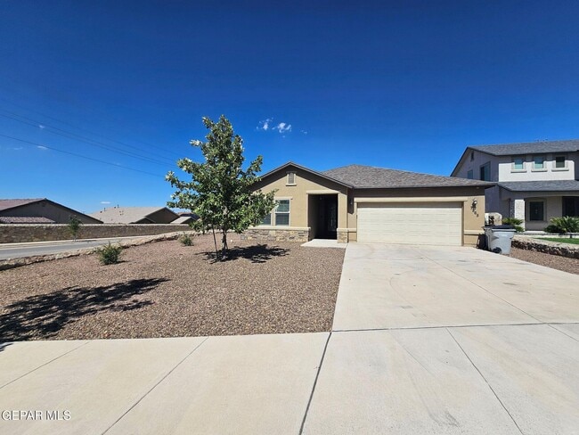 Building Photo - 7565 Wolf Creek Dr
