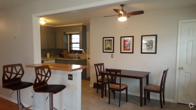 Building Photo - 212 Pennsylvania Ave Rental