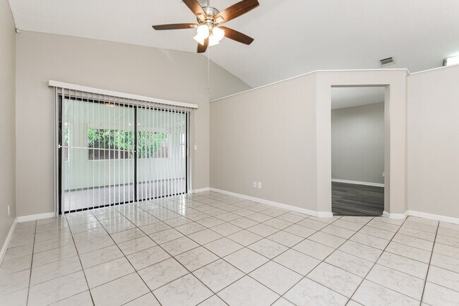 Photo - 1418 Mona Dr