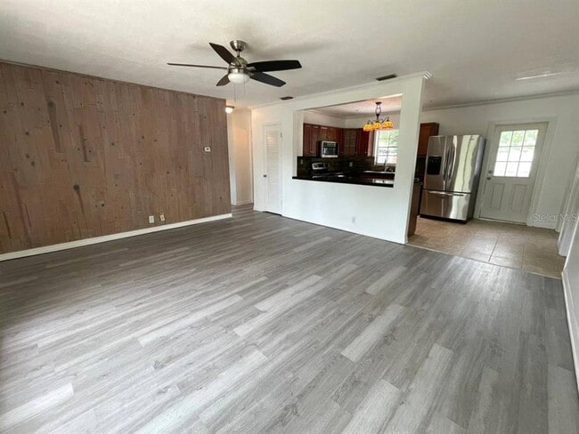 Photo - 123 Wildwood St