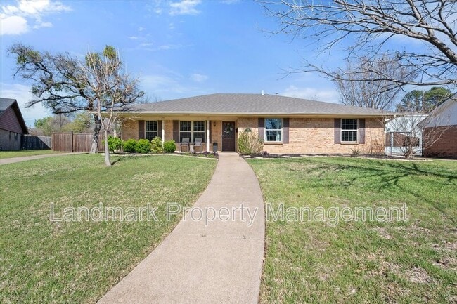Building Photo - 1415 Moss Rose Cir