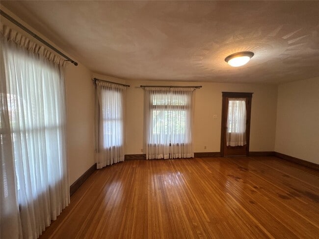 Photo - 27 Schubert St Unit 1
