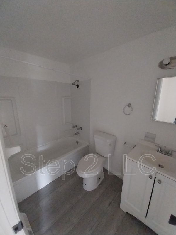 Photo - 242 E Prospect St