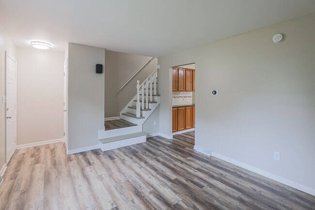 Photo - 154 Sluyter St SE Unit 154