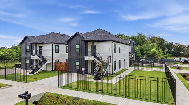 Photo - 3107 Grassmere St