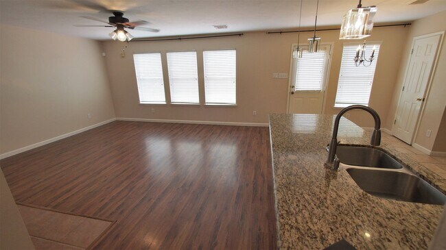 Photo - 21211 Bridge Springs Ln