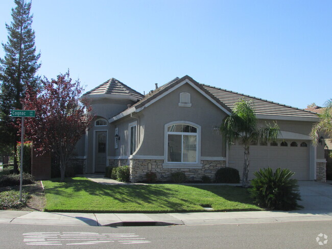 Building Photo - 170 Cognac Cir Rental