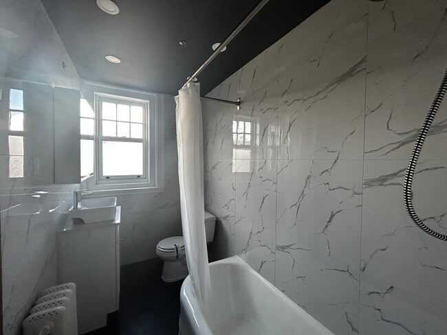 Photo - 418 Claremont