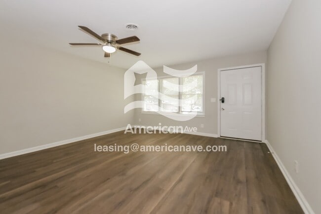 Photo - 4533 Sentry St