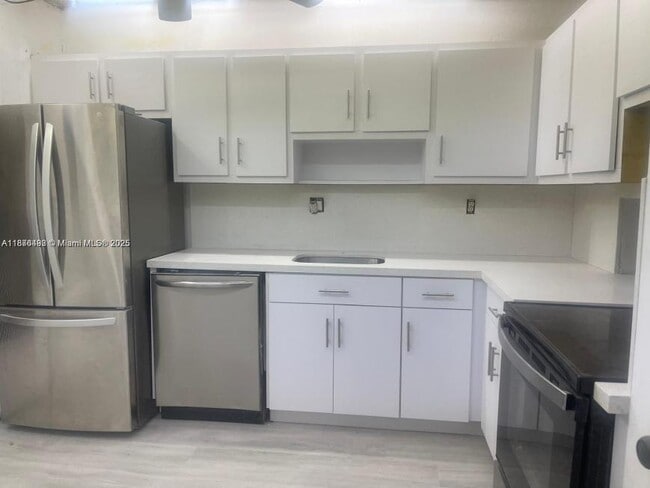 Building Photo - 1 bedroom in North miami FL 33179
