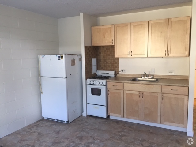 Building Photo - $1,450 Low rise Studio with all utilities ... Rental