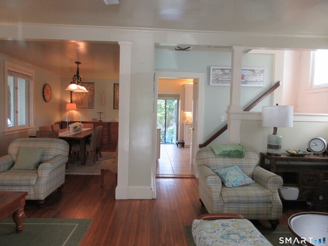 10 Elliott Ave