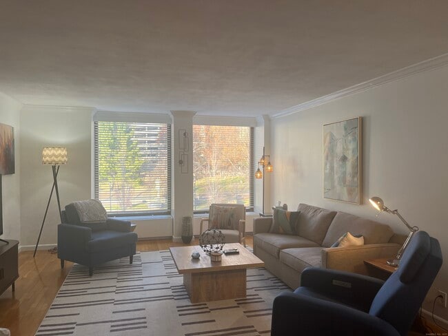 Building Photo - 1 Gold St Unit APT 3D