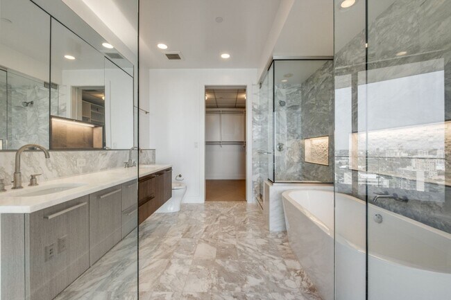 Photo - 3130 N Harwood St