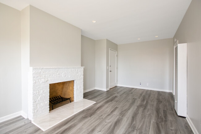 Photo - Malibu Cove Apartments