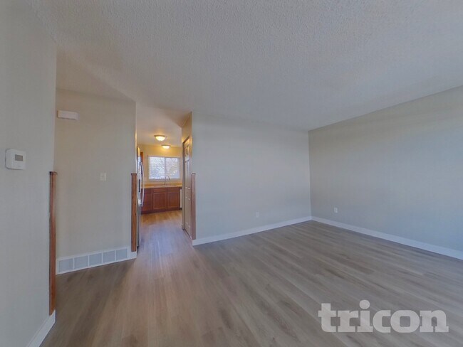 Photo - 2882 Dickens Dr