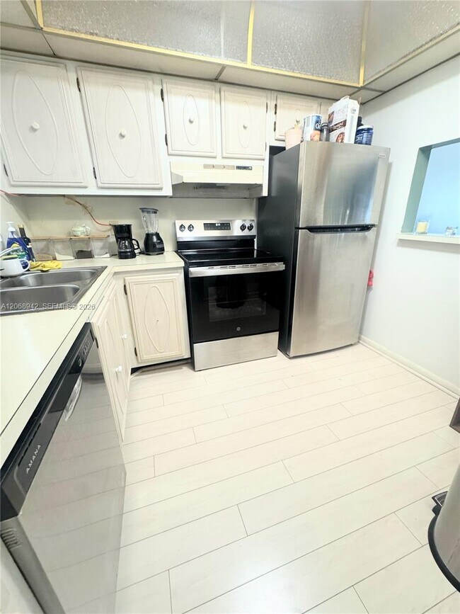 Photo - 6550 Royal Palm Blvd Unidad 304A