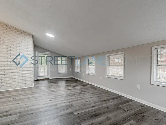 Photo - 2520 Stonehenge Dr