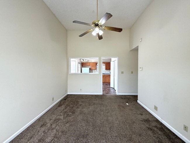 Photo - 313 Cranklen Cir