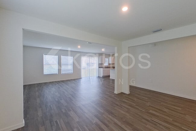 4020 Garden Blvd