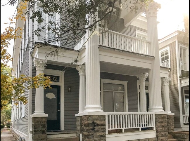 Building Photo - 2204-2204 Bull St Unit 2202