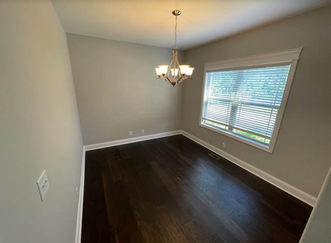 Photo - 301 Hemp Ct