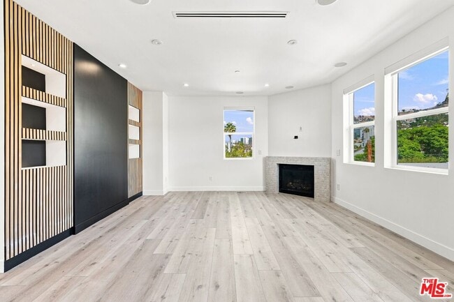 Photo - 8121 Norton Ave Unit 403