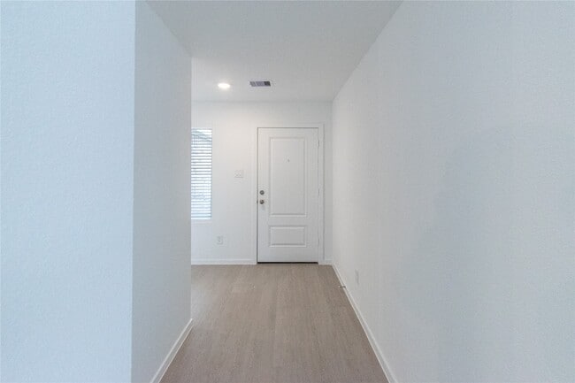 Photo - 31432 Moore Rd