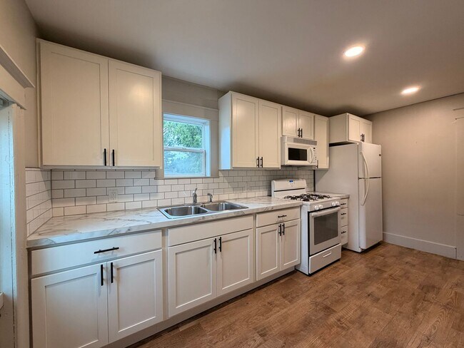 3361 Van Buren St Unit 3361 Van Buren St Unit B (2)