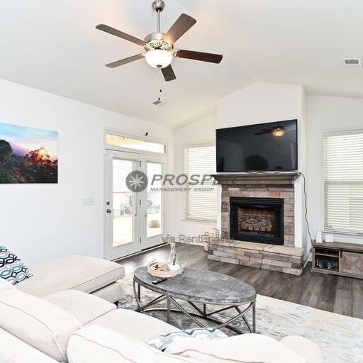 Photo - 120 Shumard Ln