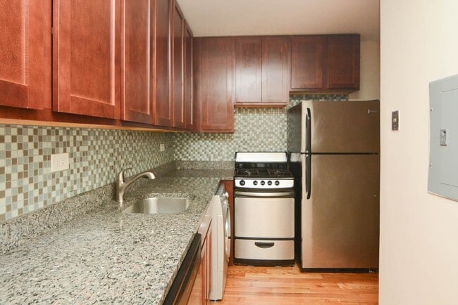 1034 W George Unit 103