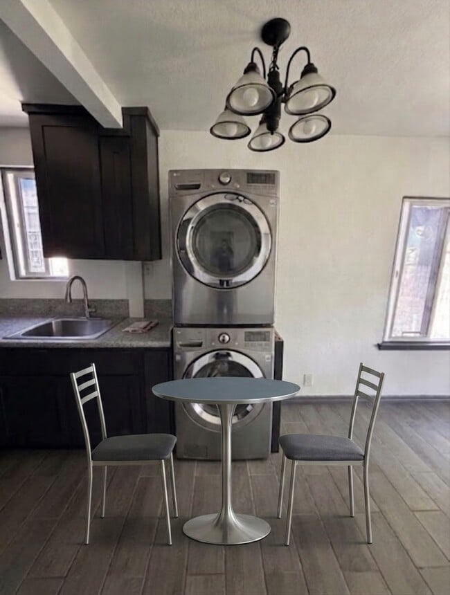 Washer and dryer not included. hook ups only - 920 E 91st St Unit 920