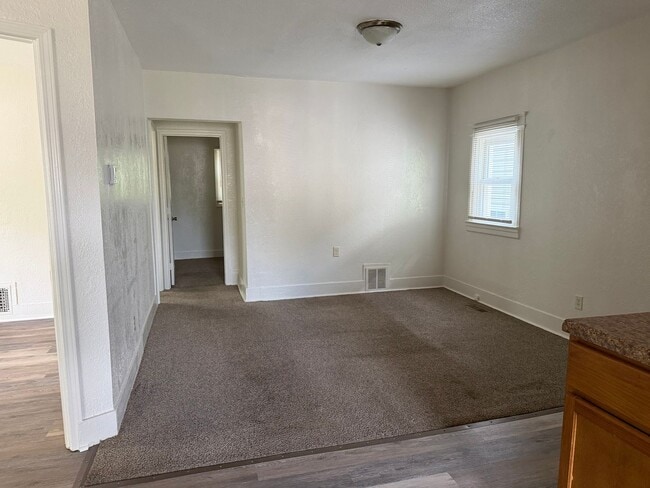 Photo - 107 W Wilkins St Unit #B