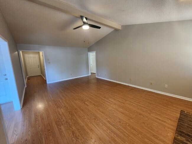 Photo - 309 Shadow View Dr
