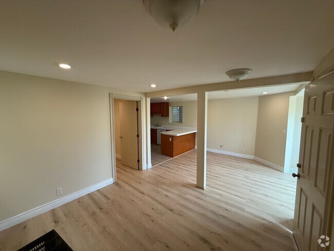 Building Photo - Kentucky St, 837-839 Unit 837 Rental