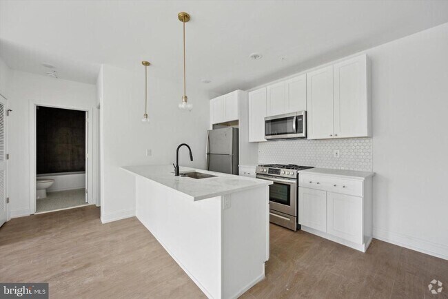 Building Photo - 1614 Ridge Ave Unit 202 Rental