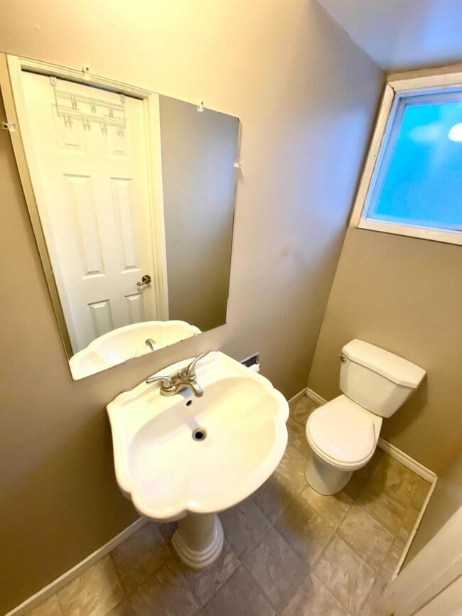 Photo - 3 bedroom in Prince George BC V2L 2V9