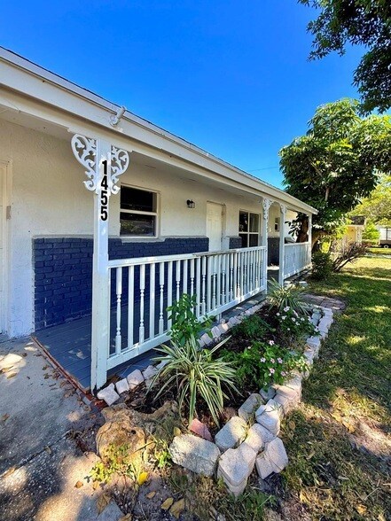 Photo - 1455 NE Silver Maple Way