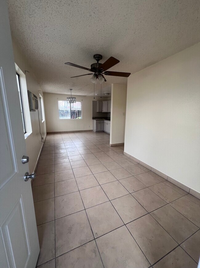 Building Photo - 1579 W 37th St Rental