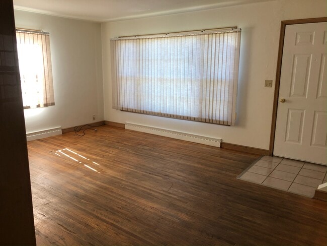 Photo - 410 Malin St