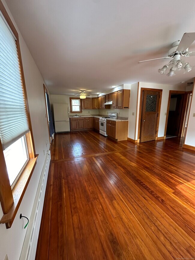 126 Chestnut St Apartment Branford, CT