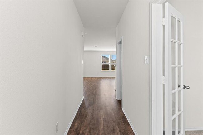 Photo - 457 Bedford Falls Ln