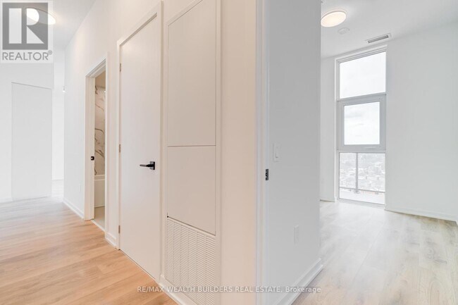 Photo - 1285 Dupont St Unité 1204