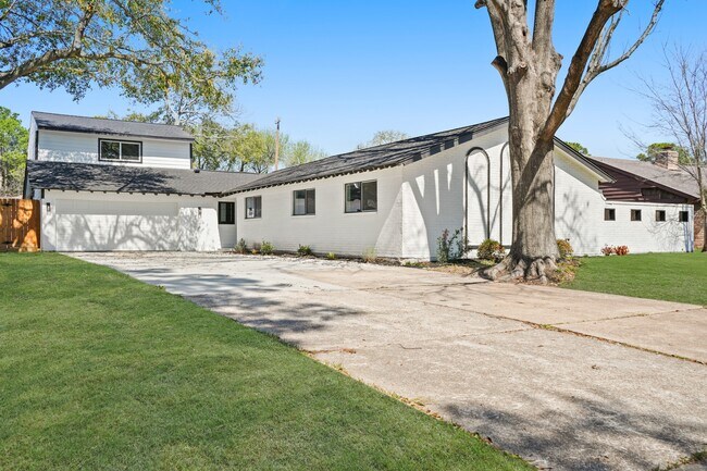 Photo - 10722 Lynbrook Dr