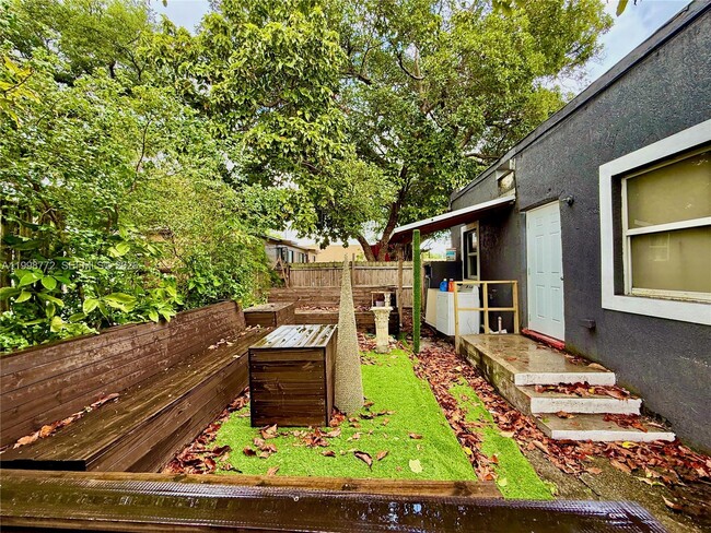 Photo - 597 NW 69th St