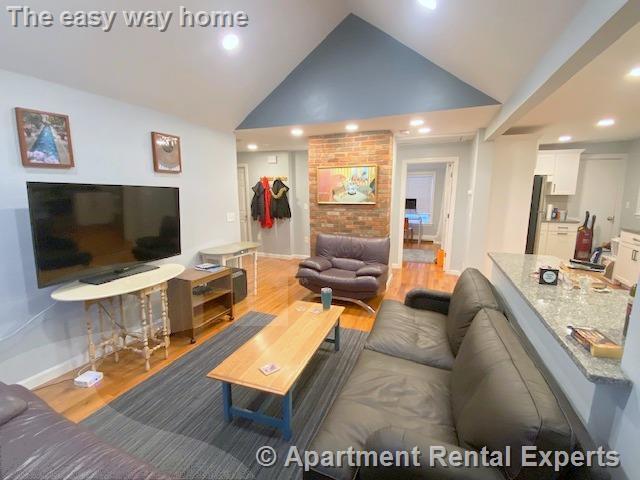 Photo - 521 Main St Unidad 1