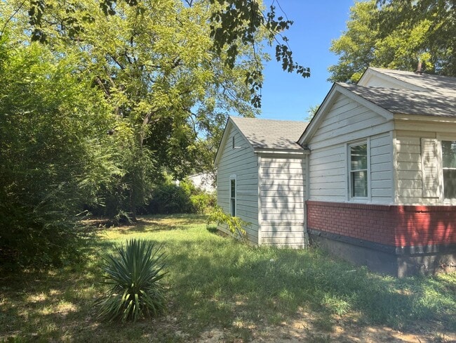942 Frayser Cir