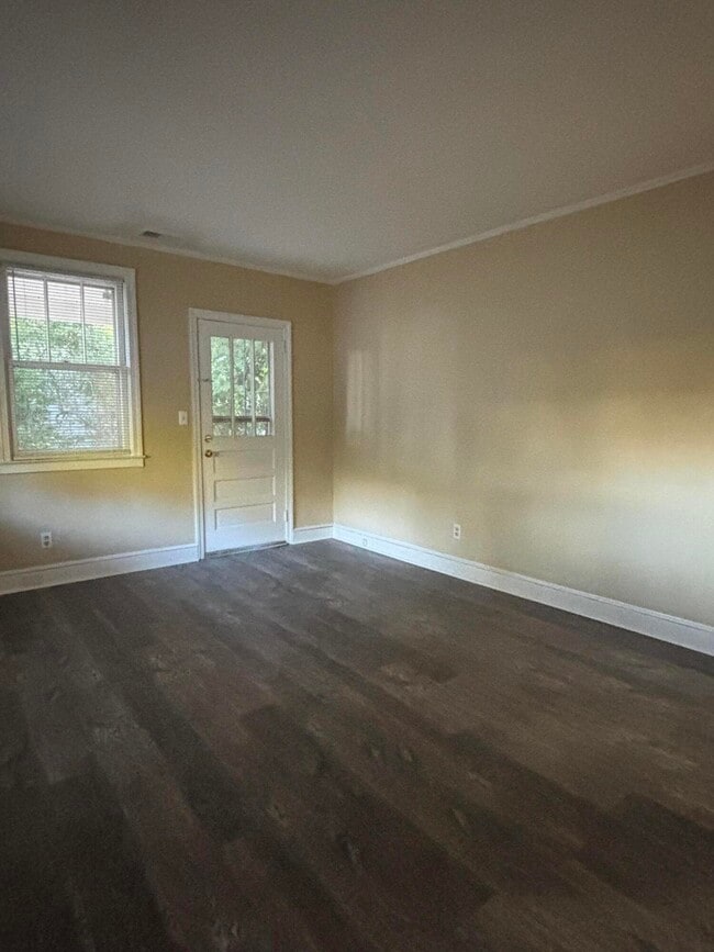 Photo - 901 Miller Rd