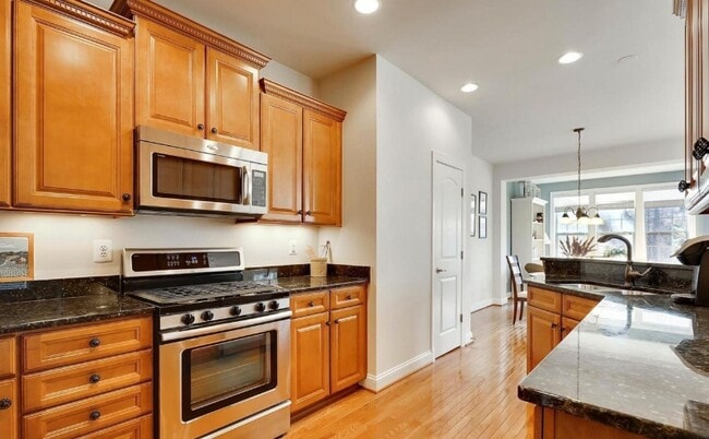 Photo - 337 Caldwell Terrace SE