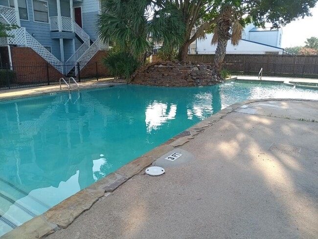 Photo - 14550 Fonmeadow Dr Unit 803